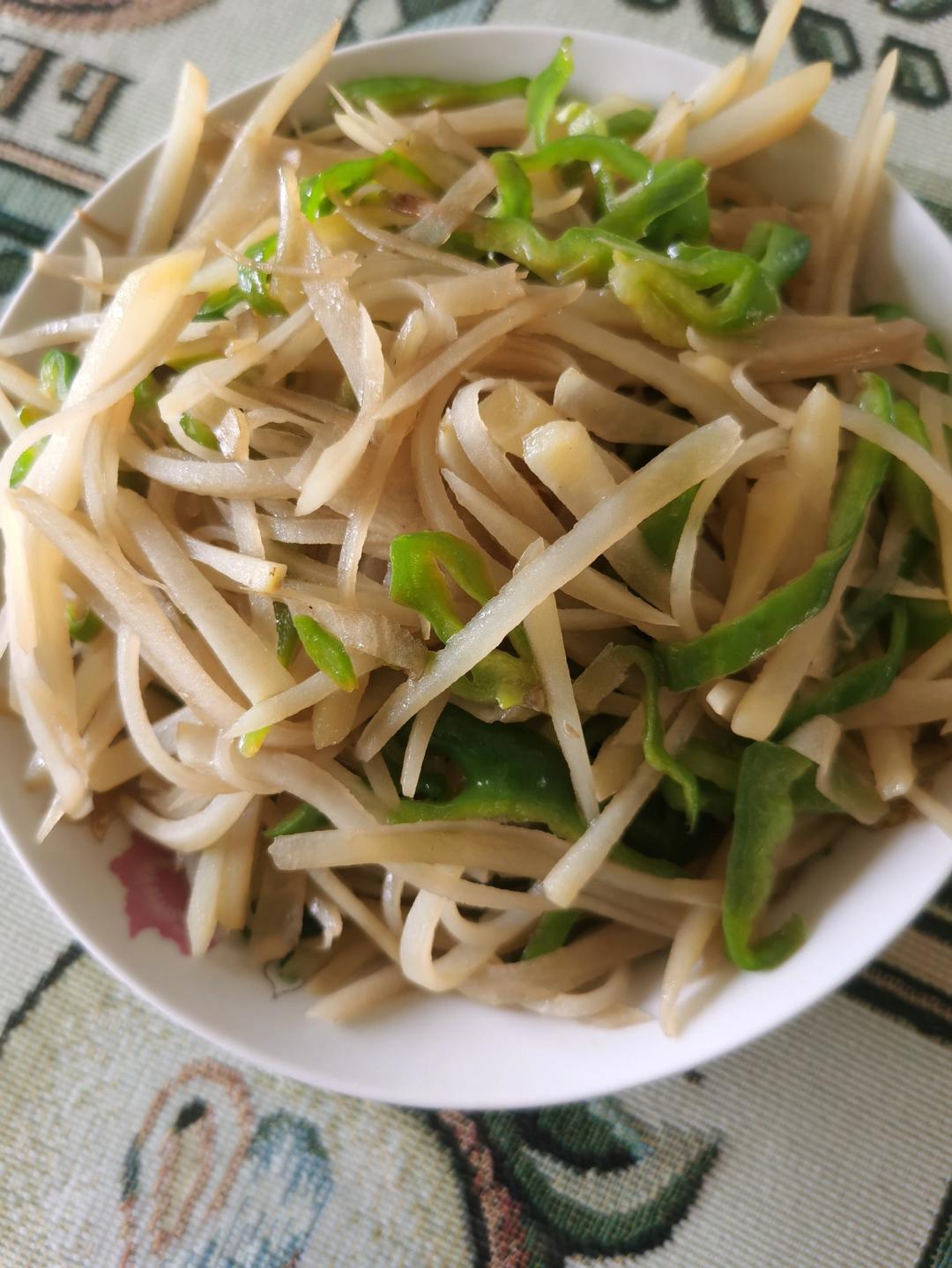 酸辣土豆丝（绝对清脆爽口，比外面卖的好吃，有诀窍！）