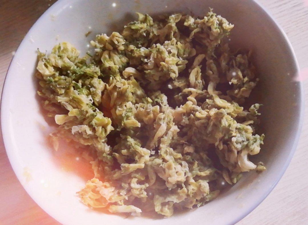 老妈秘方蒸菜蒸榆钱蒸洋槐花蒸野菜（有详细步骤）