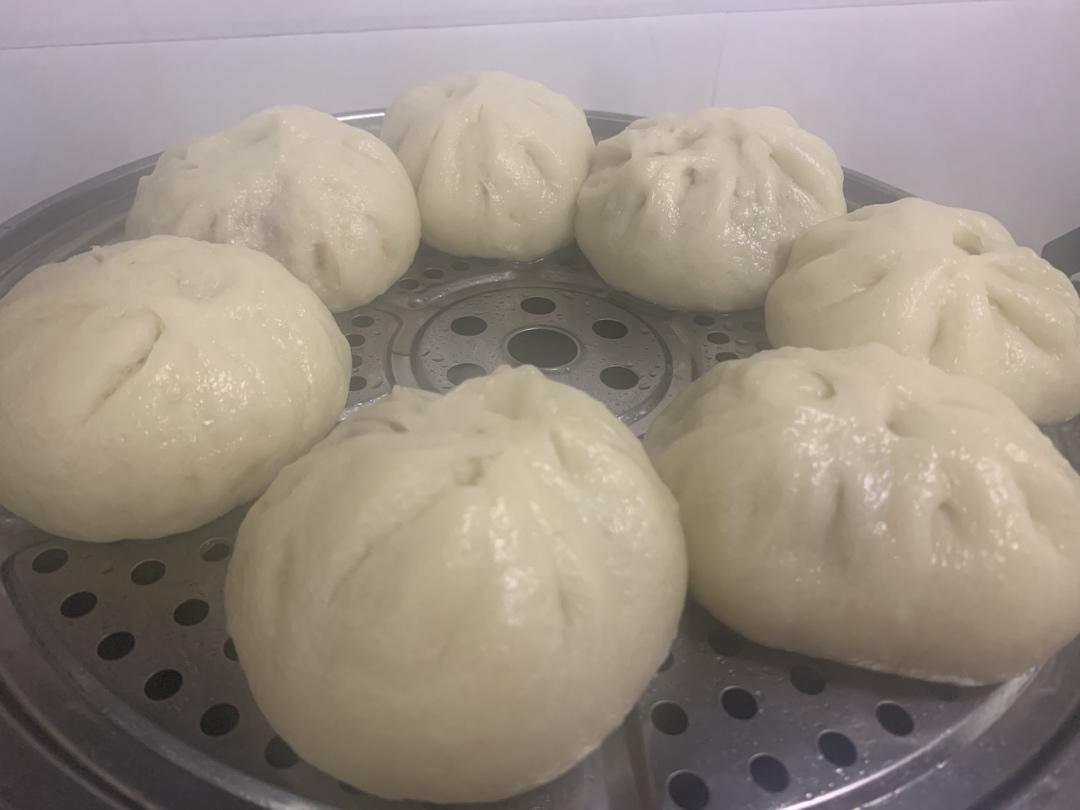 松软多汁的肉包子