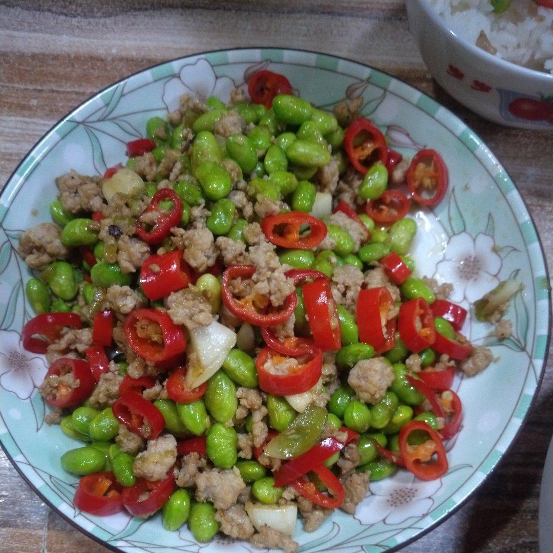 小小君6做的青皮豆炒肉