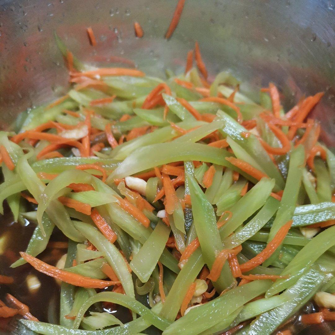 凉拌青笋（莴笋）