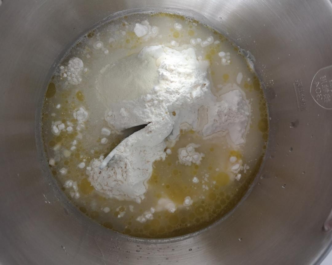 纯奶手撕吐司的做法 步骤1