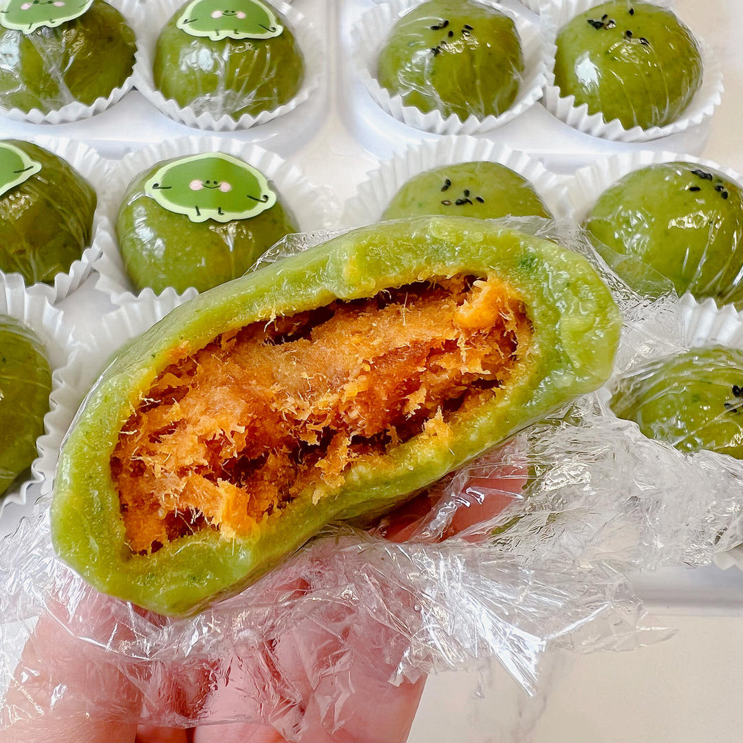 网红青团～～咸蛋黄肉松青团
