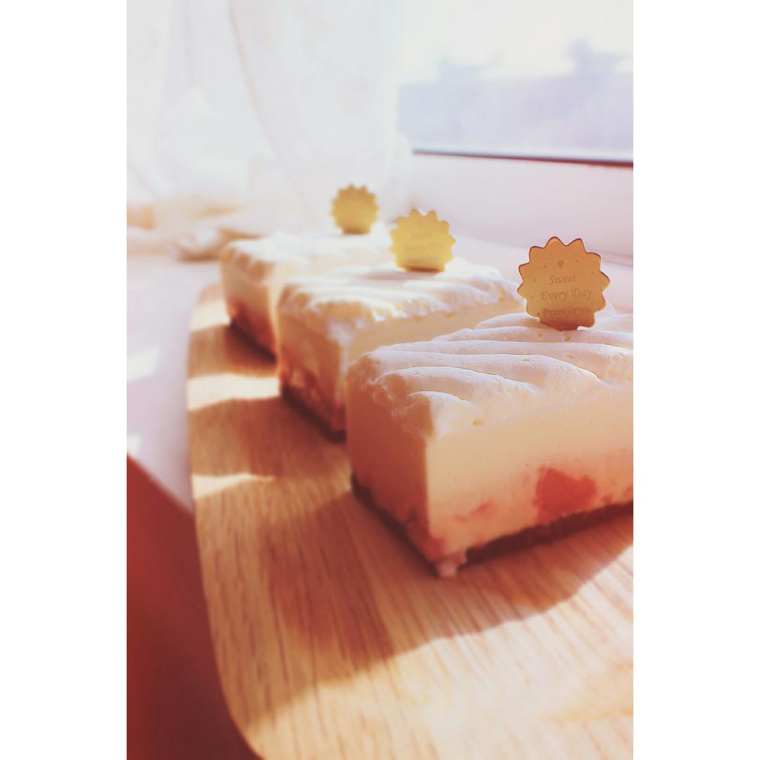 草莓芝士双色慕斯--（免烤）成功率超高