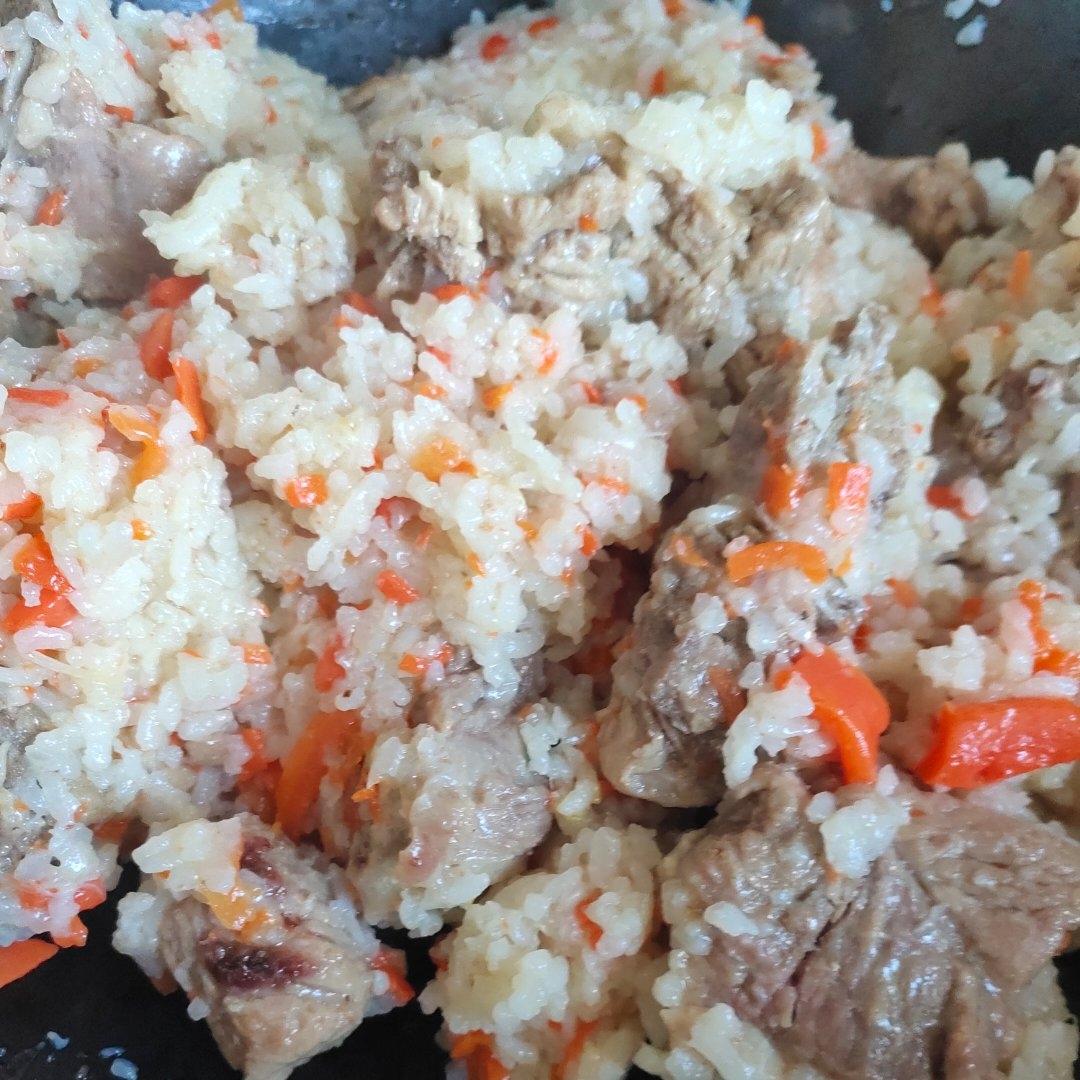 新疆羊排抓饭