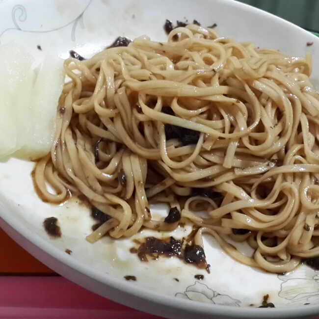 橄榄菜拌面