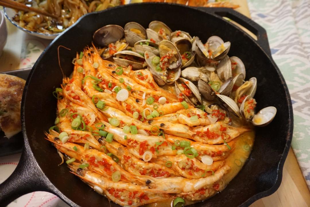 蒜蓉金针菇烤花蛤虾