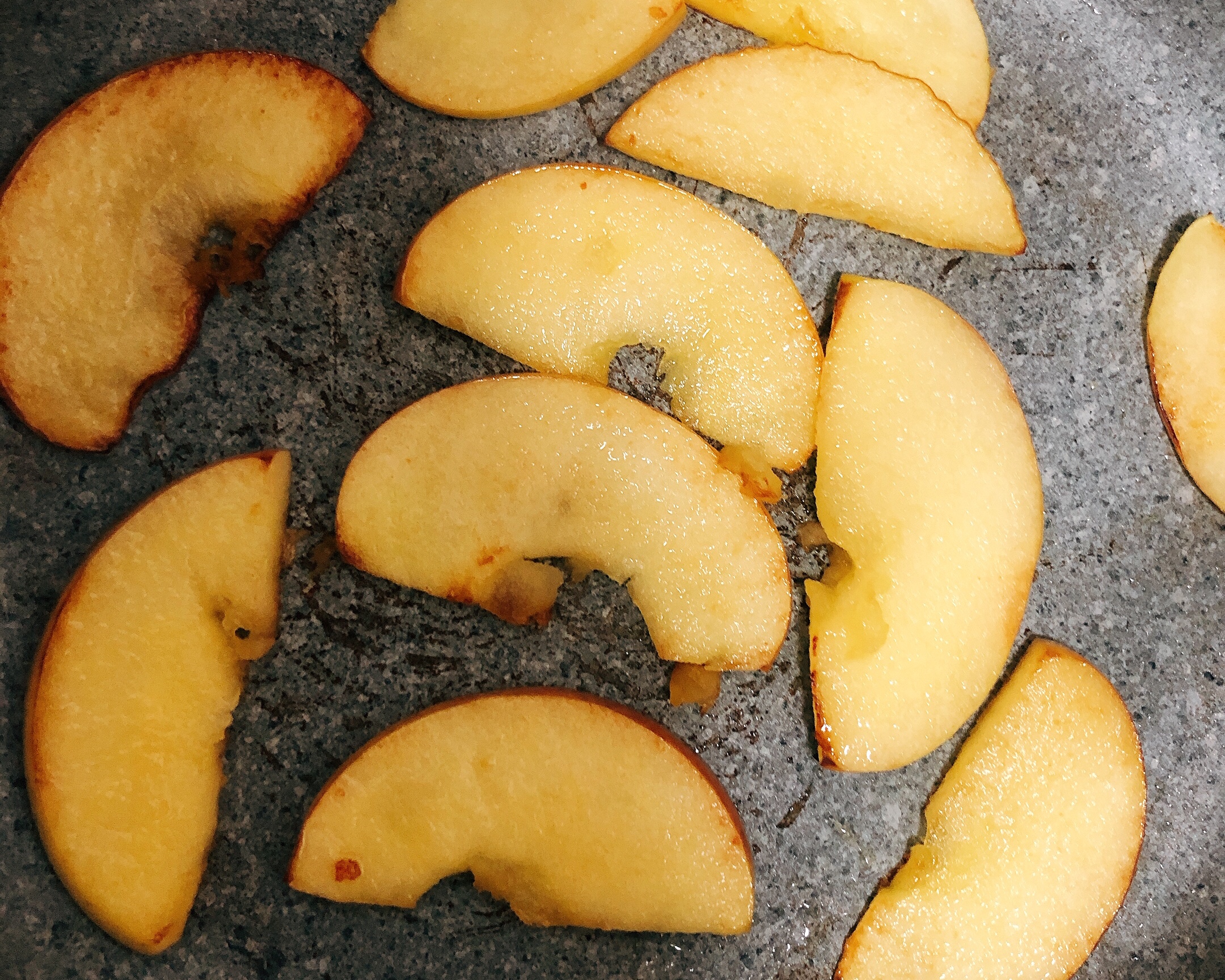 椰油煎苹果+苹果早餐燕麦粥的做法 步骤2
