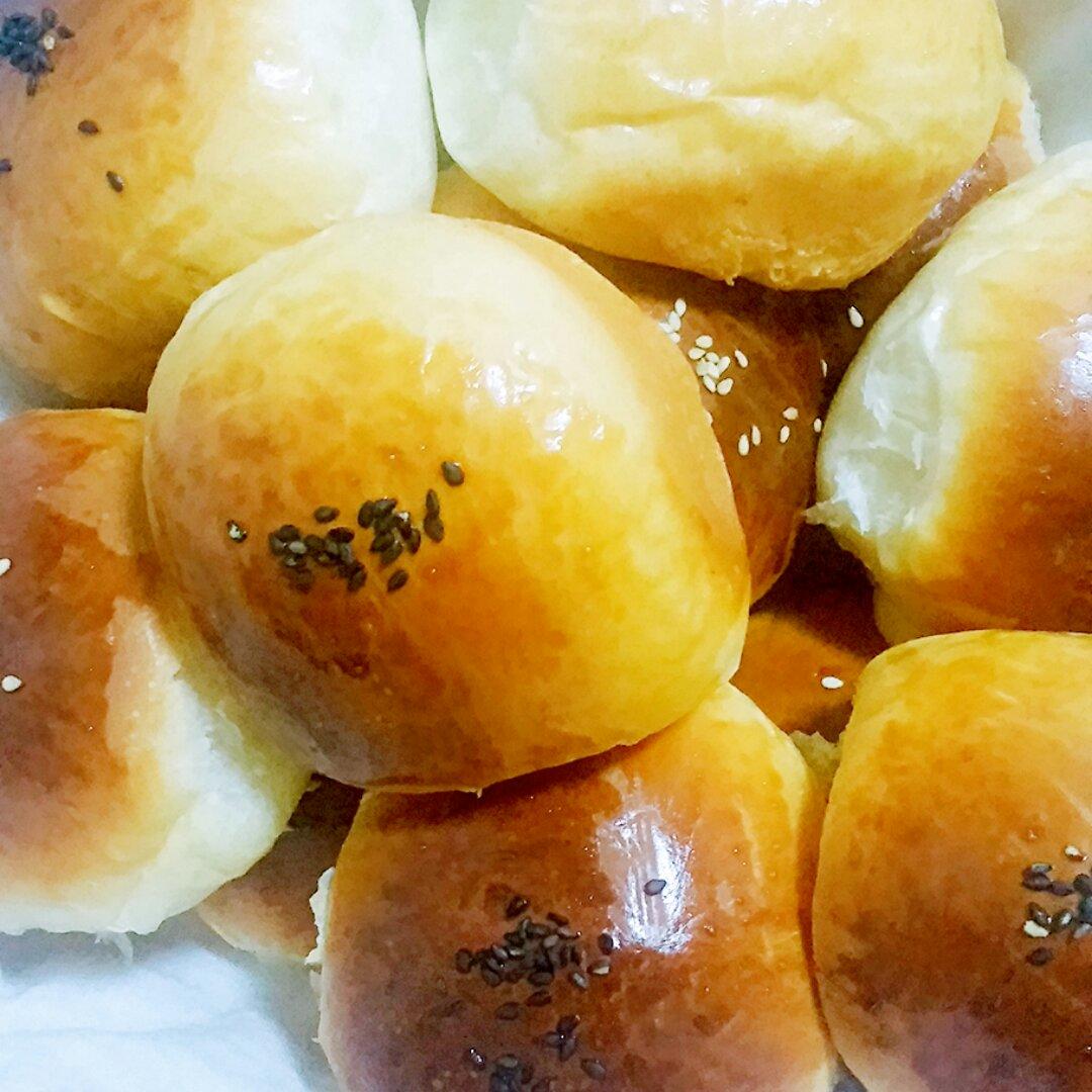 大人小孩都爱不释口的【蜂蜜牛奶小餐包】