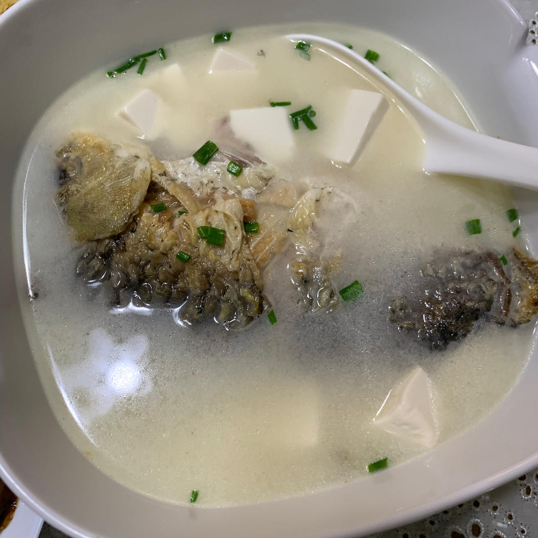 奶白鲫鱼豆腐汤|一条鱼最后的温柔