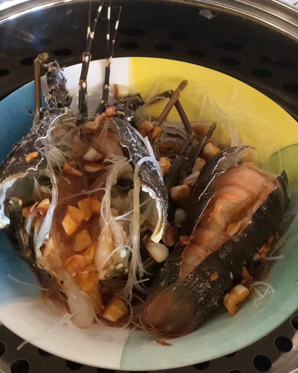 蒜蓉蒸青龙虾