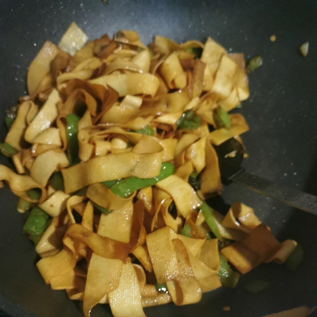 尖椒炒豆皮
