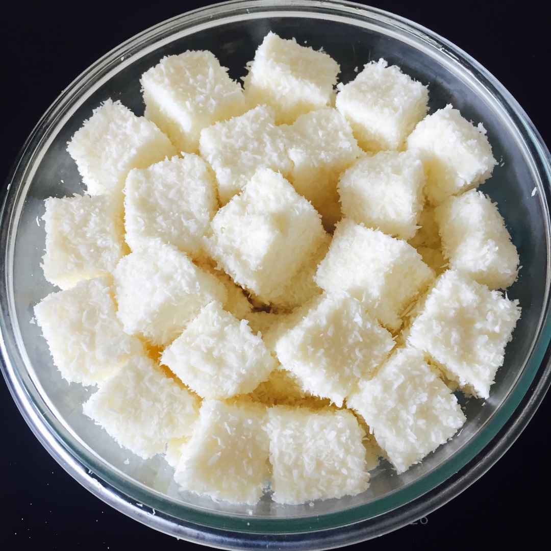 完胜85度C牛奶椰丝小方