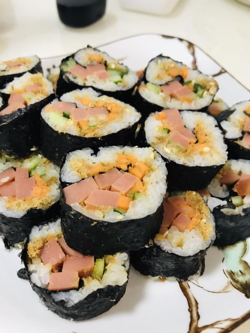 紫菜卷寿司