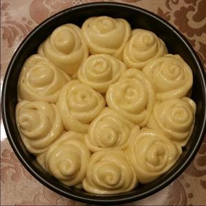 椰浆奶油玫瑰花面包的做法 步骤8