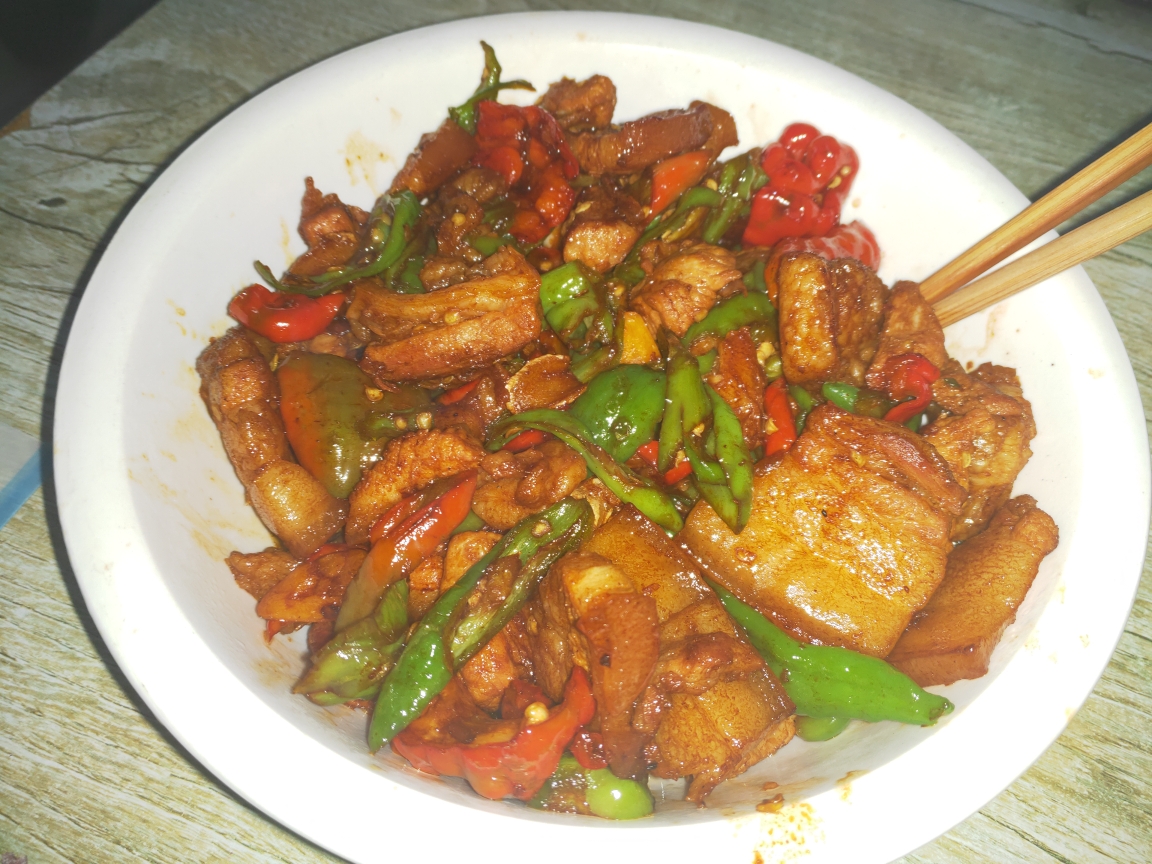 你们说的湖南菜，辣椒炒肉的做法 步骤2