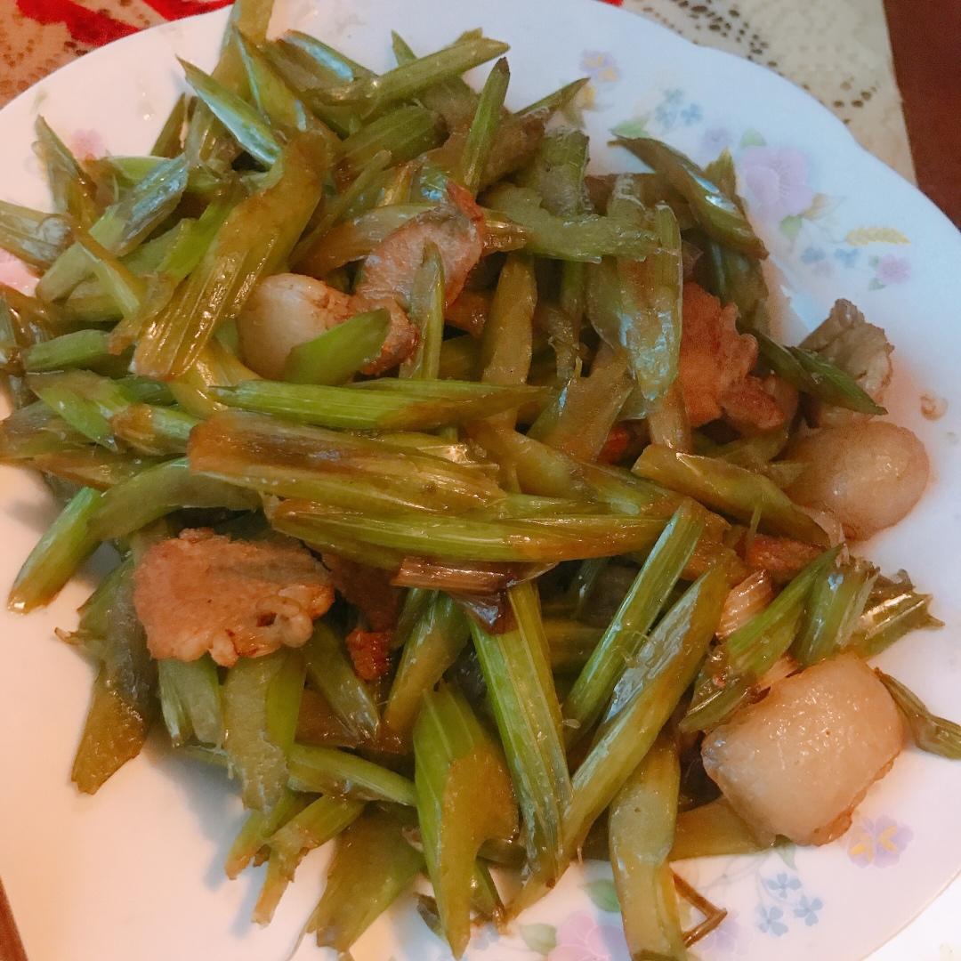 芹菜炒肉