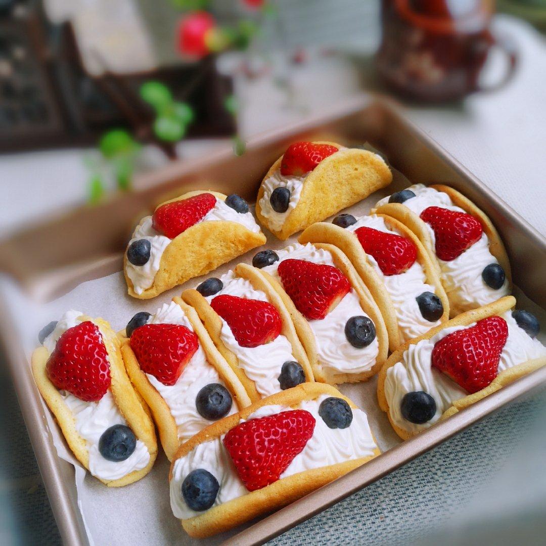 鸣月丹心做的草莓抱抱蛋糕卷