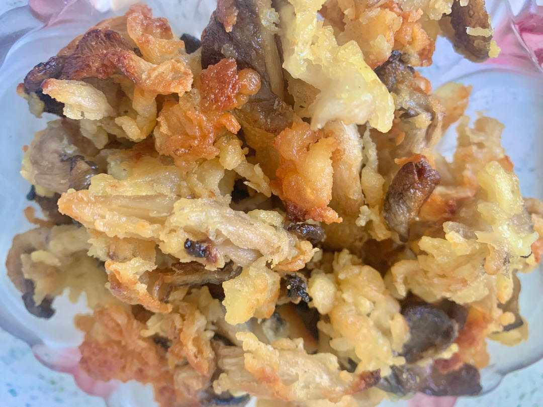 不用焯水，比饭店好吃的椒盐蘑菇，外酥里嫩