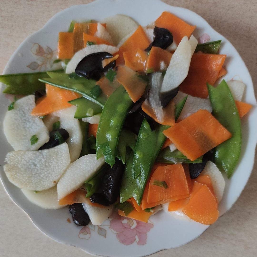 素菜也可以这么美—荷塘小炒