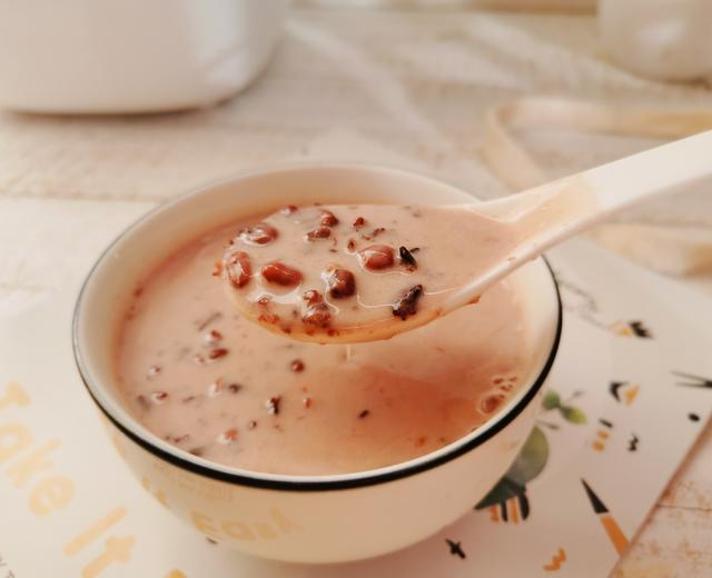 比奶茶还好喝的椰浆红豆紫米粥的做法