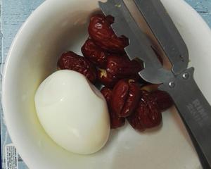 紅棗燉蛋的做法 步骤2