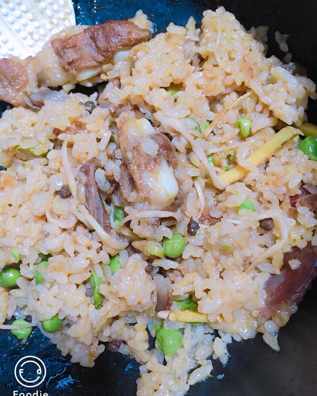 喷香排骨焖饭（爆好吃）