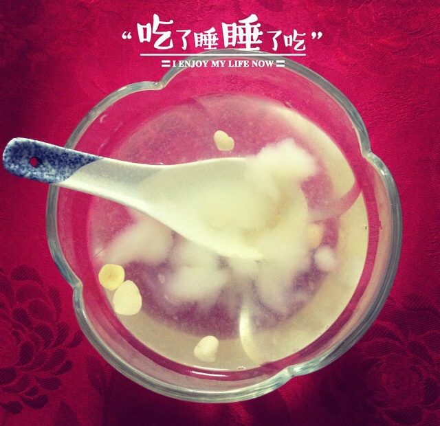 桃胶银耳炖雪蛤