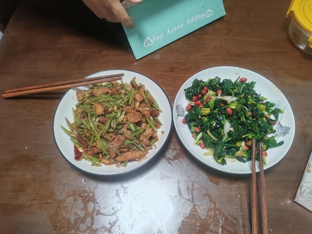 豆角切丝+猪肉！菠菜焯水加熟花生