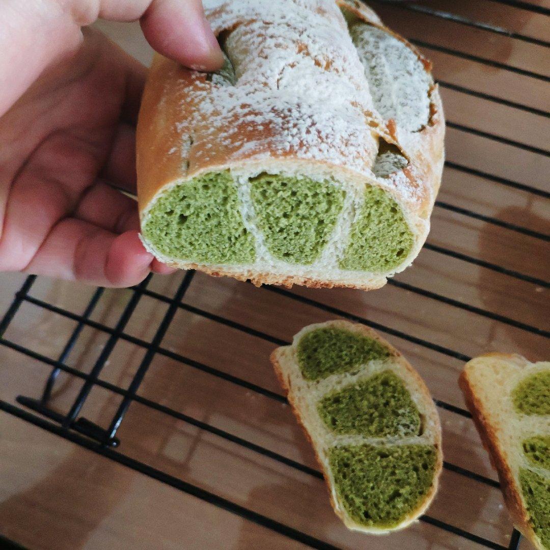抹茶双色豆渣面包