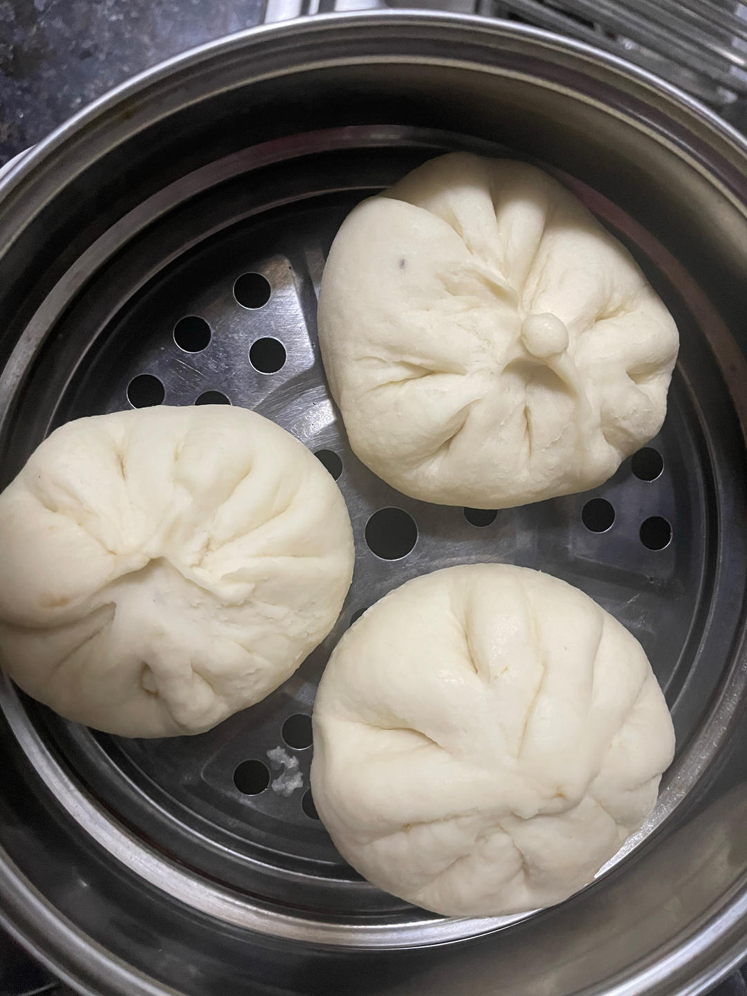 松软多汁的肉包子