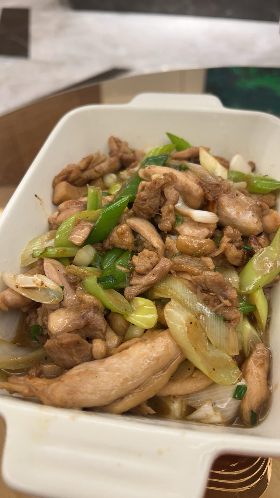 10r吃上饭 鲜嫩爽滑葱油鸡腿