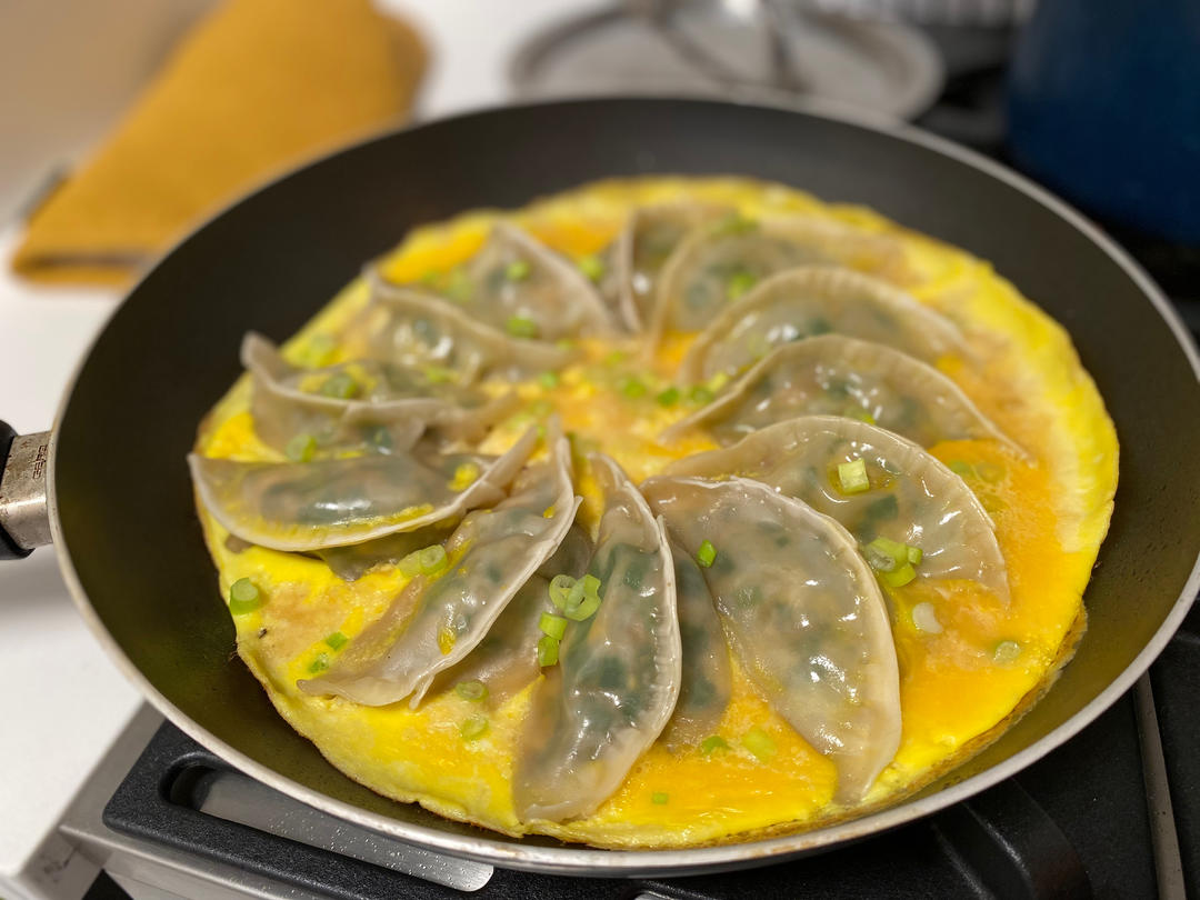 抱蛋煎饺，让速冻饺子好看又好吃～蘸醋吃爱了爱了