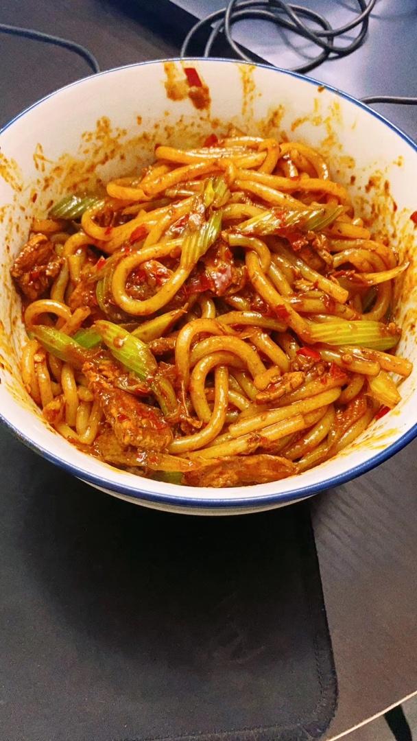 歹歹的新疆炒米粉