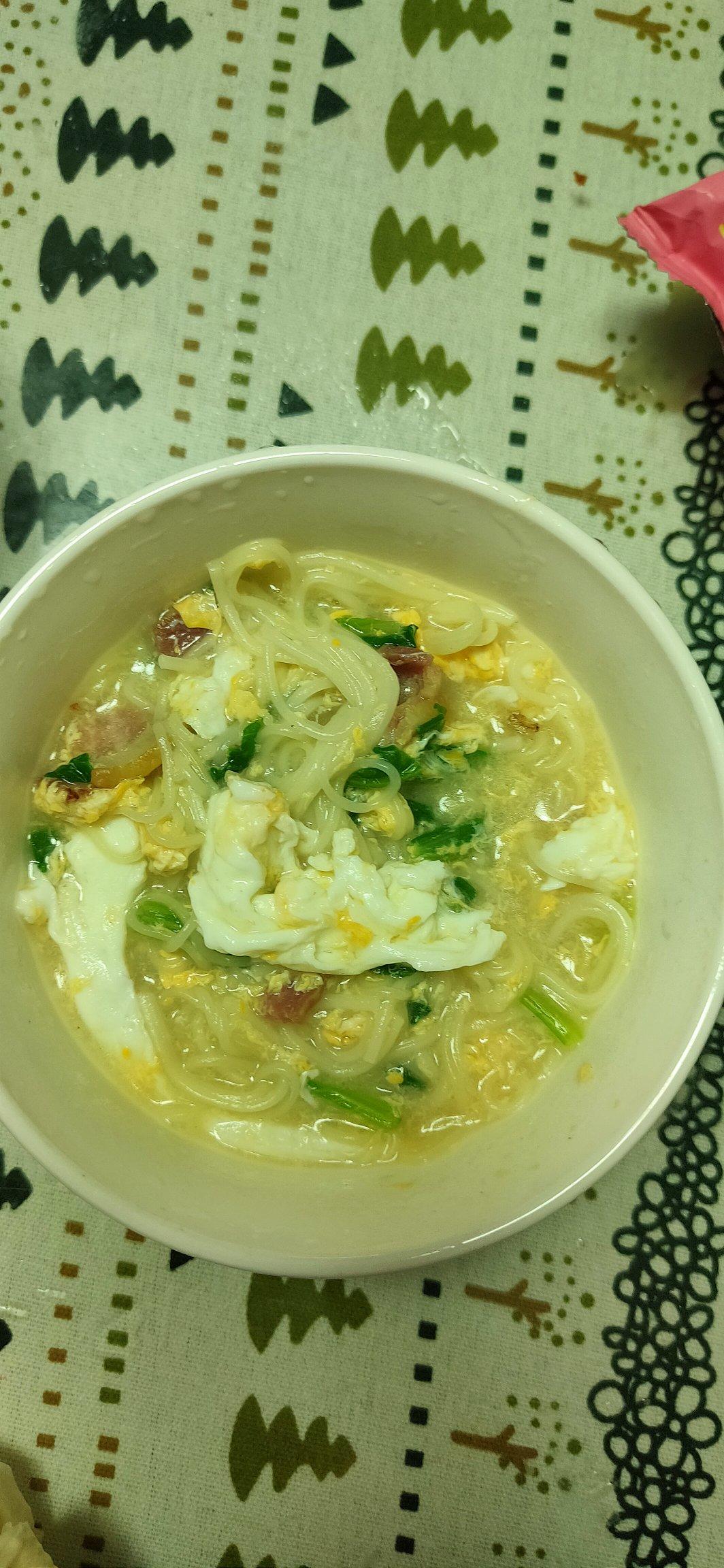 培根青菜蛋汤面