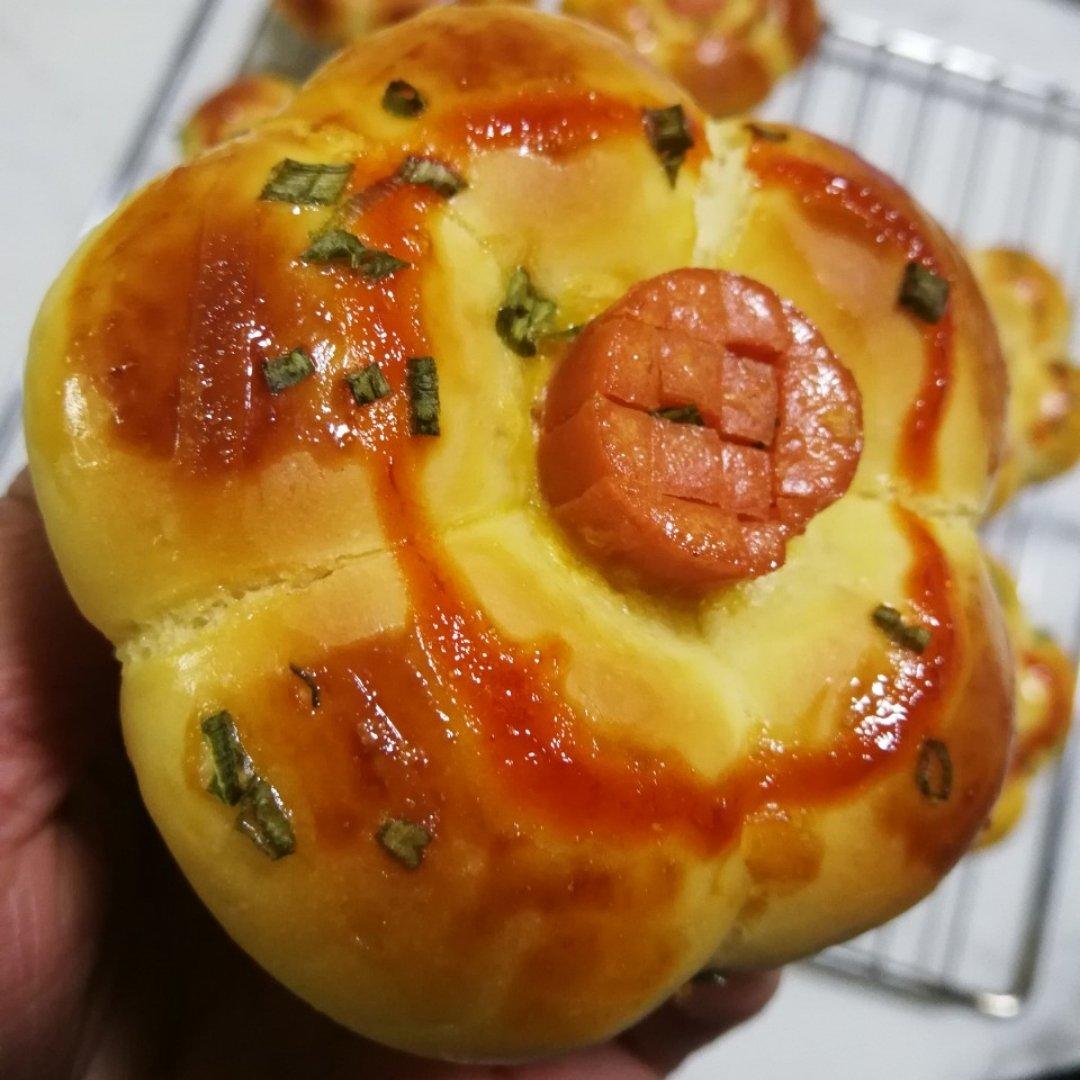 花朵肠仔小餐包