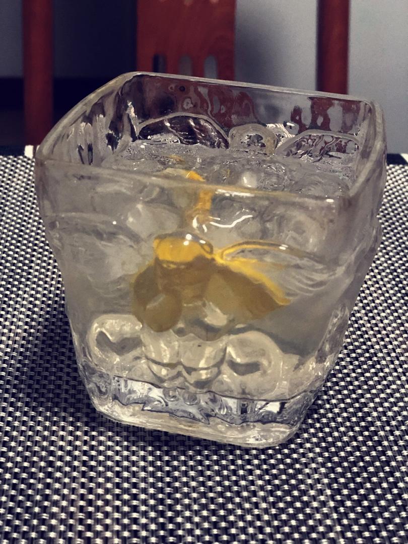 蜂蜜金酒(夏日清爽安眠--自调鸡尾酒）