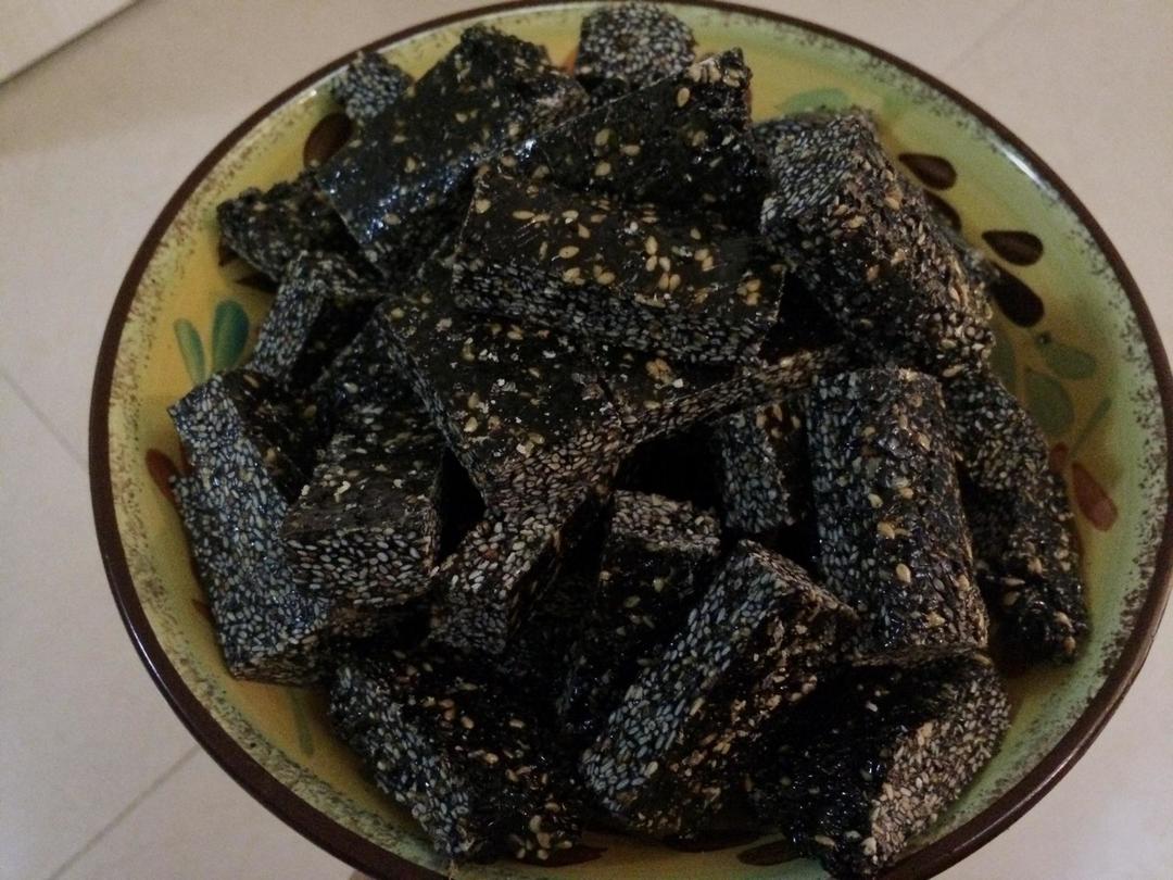 酥脆黑芝麻糖