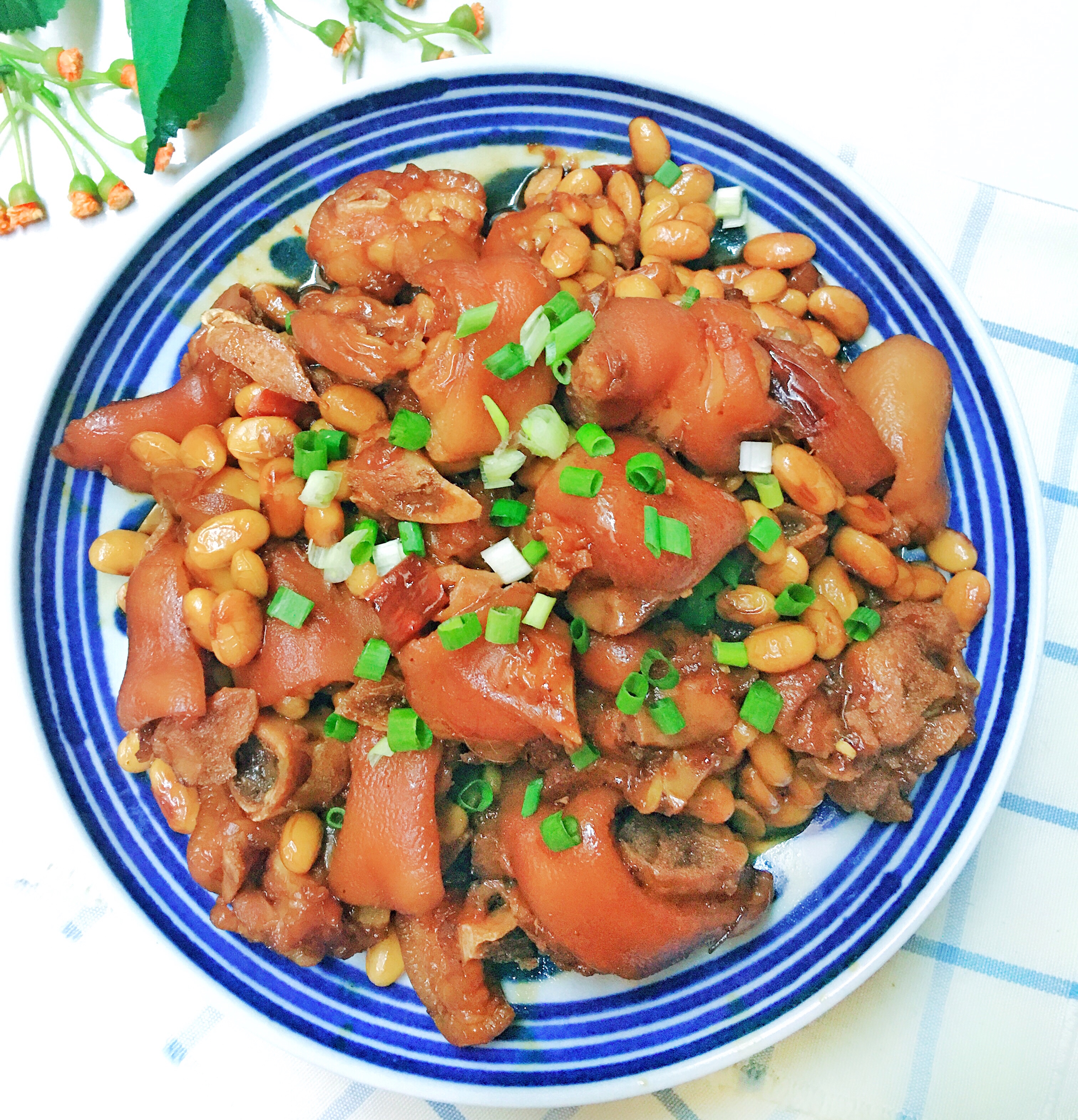 黄豆焖猪蹄～高压锅版（超级下饭菜）的做法