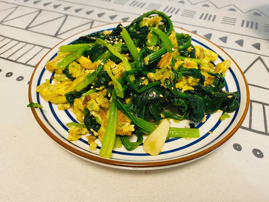 菠菜炒鸡蛋
