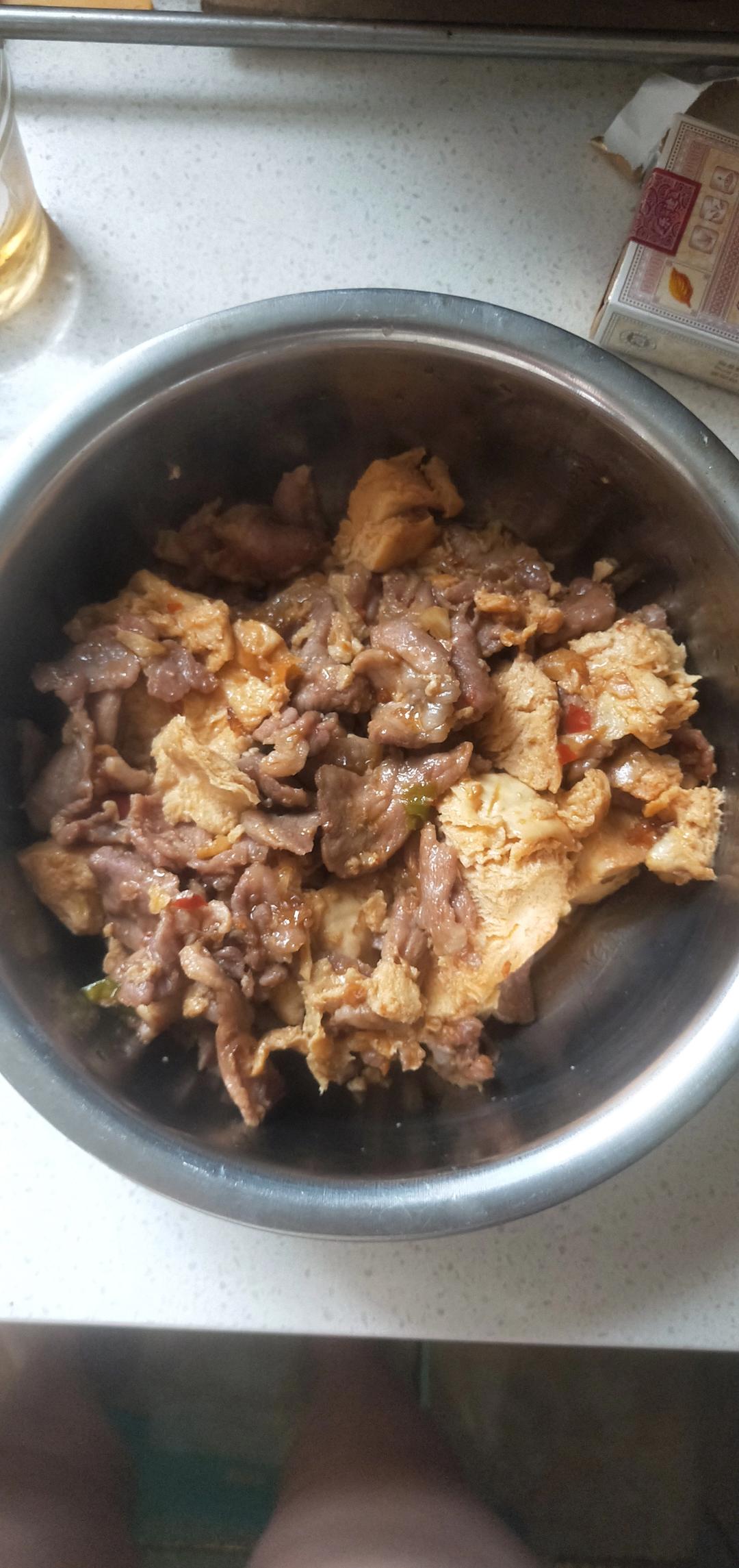 五花肉炖冻豆腐