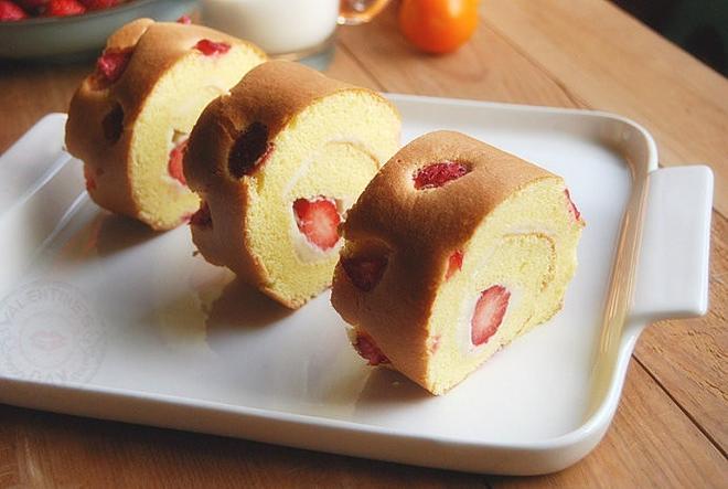 草莓舒芙蕾蛋糕卷的做法
