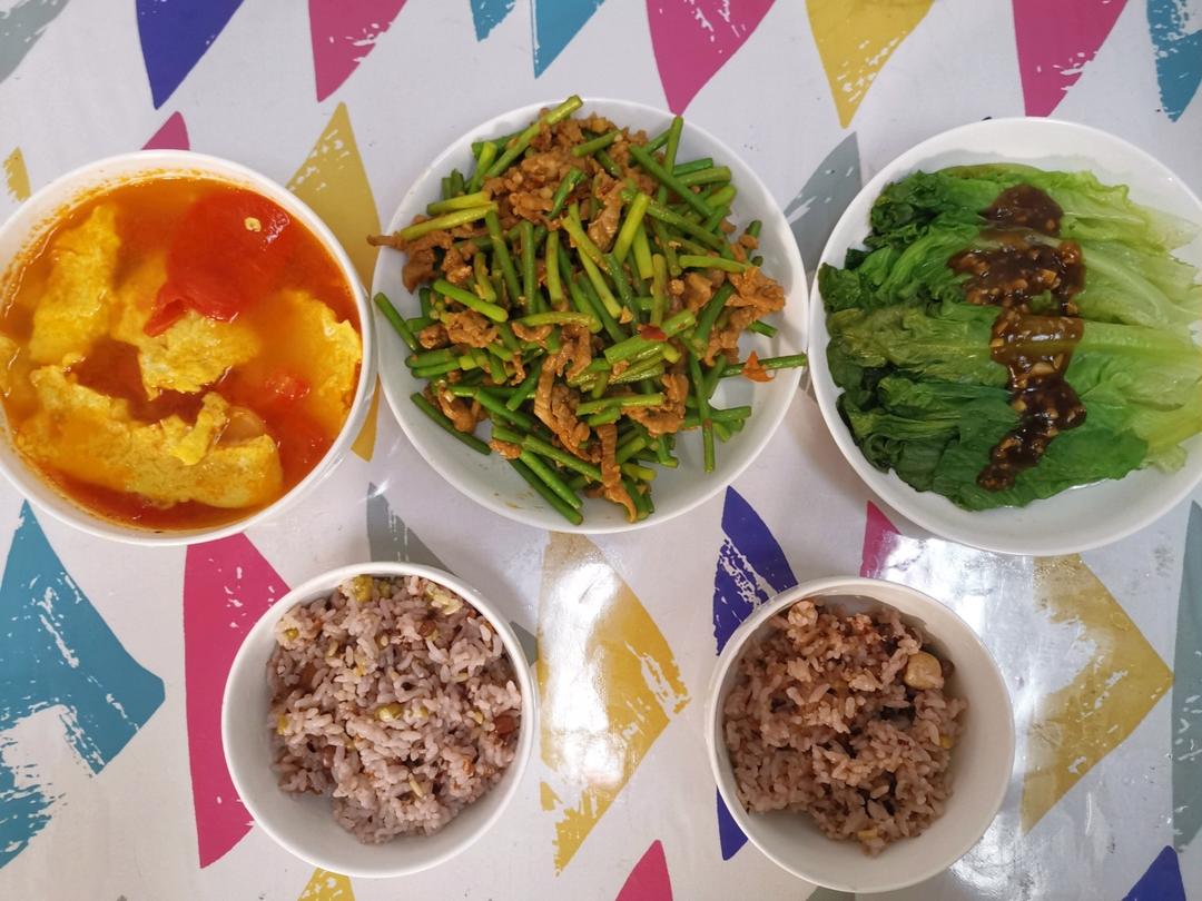 蒜苔肉丝