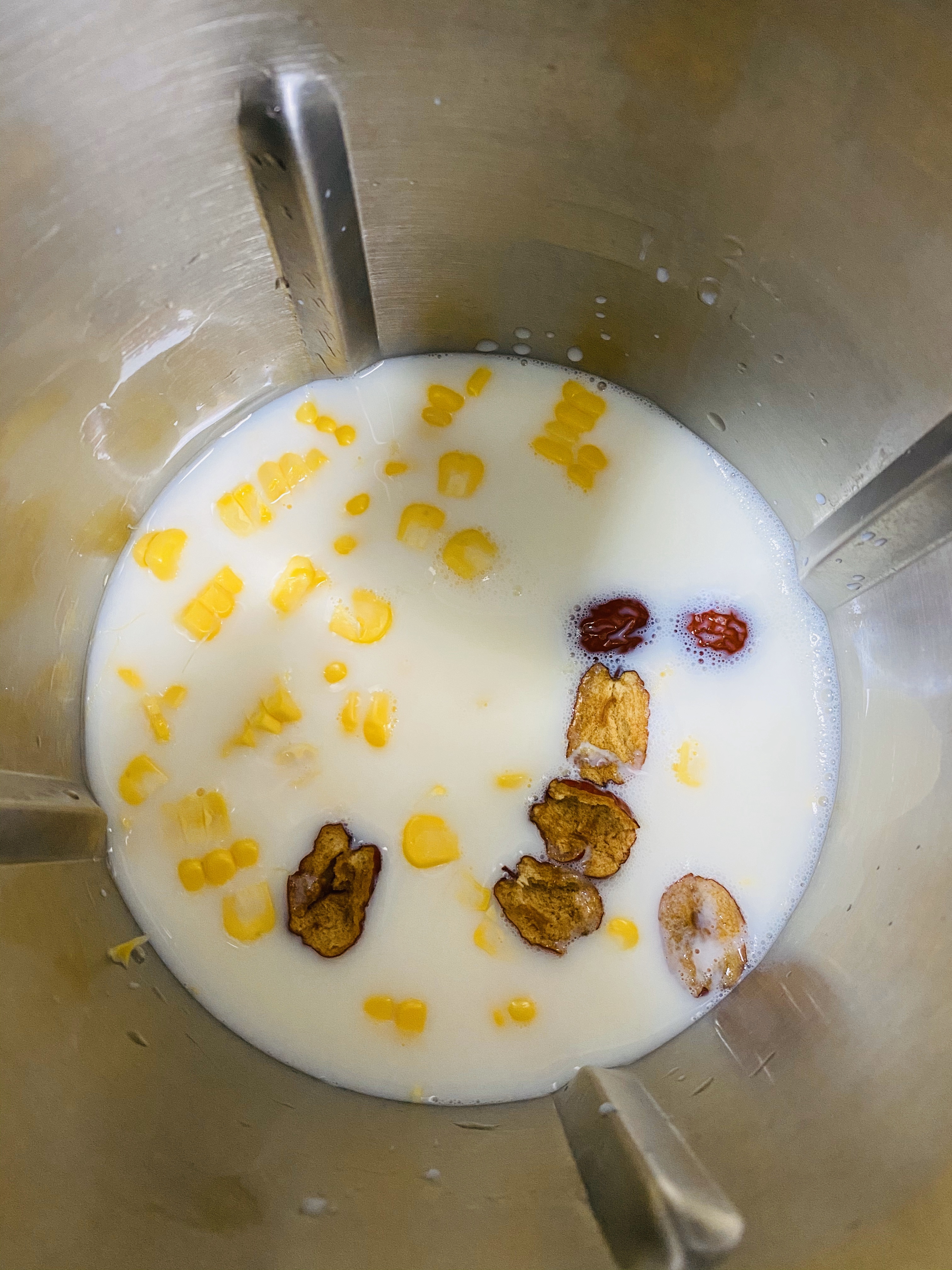 养颜玉米红枣汁的做法