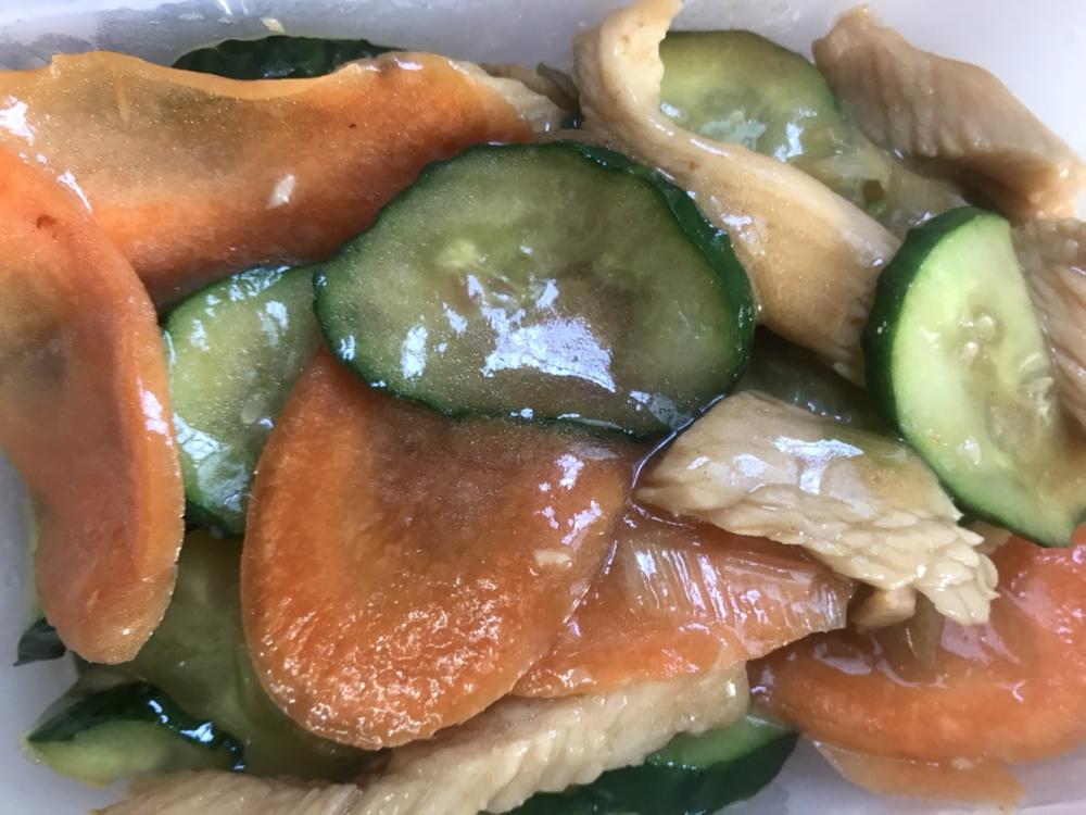 青瓜胡萝卜炒鸡肉