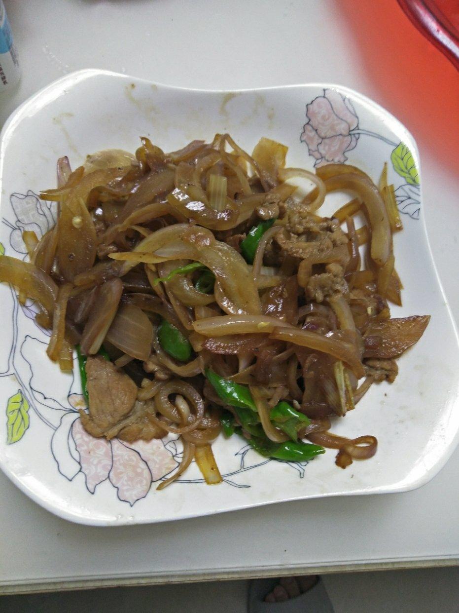 洋葱炒肉