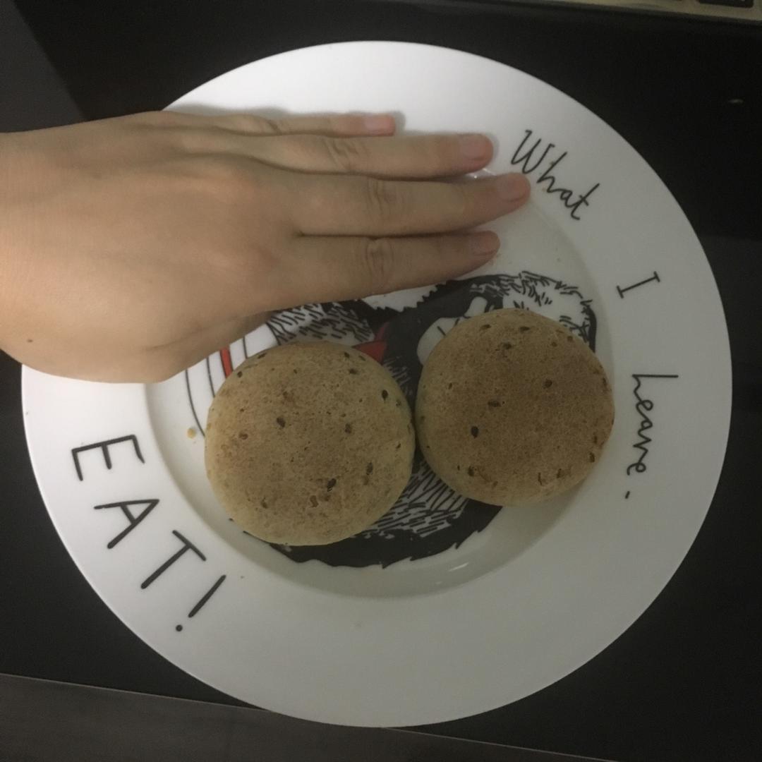 芝麻肉松麻薯包