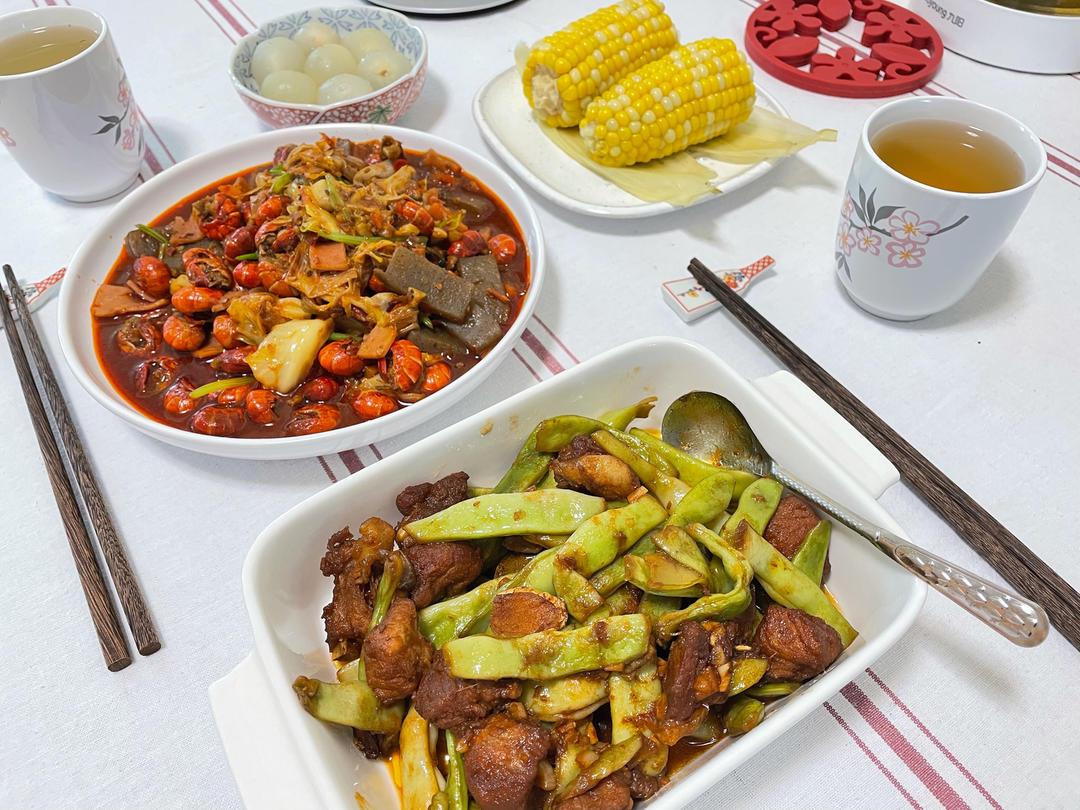 瑞利山和瑞丽安的食堂