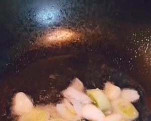 番茄味的水煮巴沙鱼柳，连汤带肉都吃光的做法 步骤4