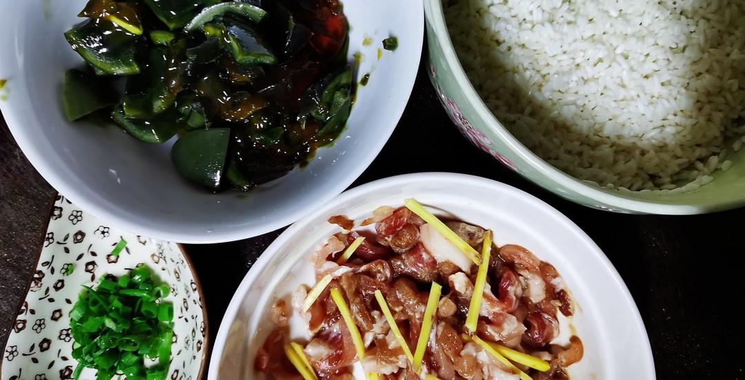 十五分钟快手之香滑皮蛋瘦肉粥(附五分钟电饭煲电压力锅更快捷方法)